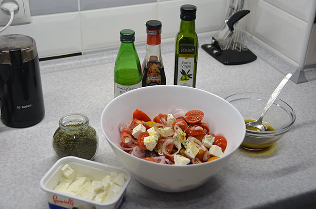 Пікантний салат помідор+сир
